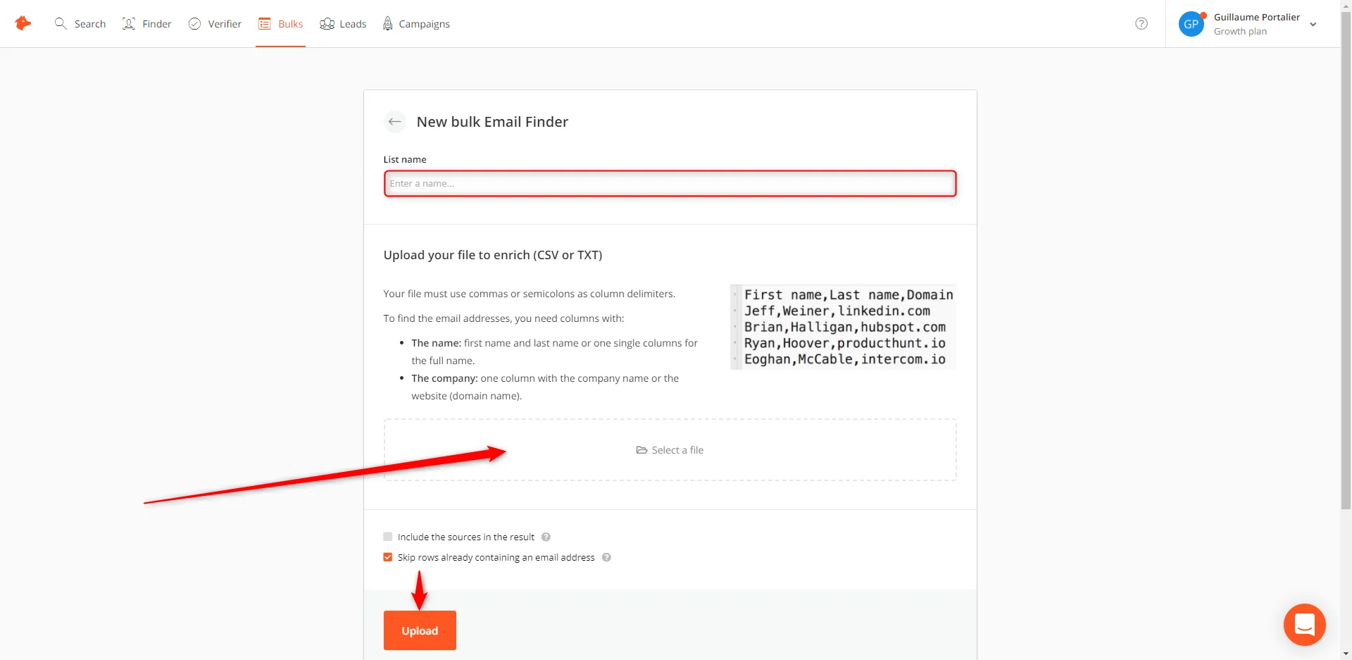 Page web d'envoi en masse d'e-mails, formulaire avec champ "List name", bouton "Upload".