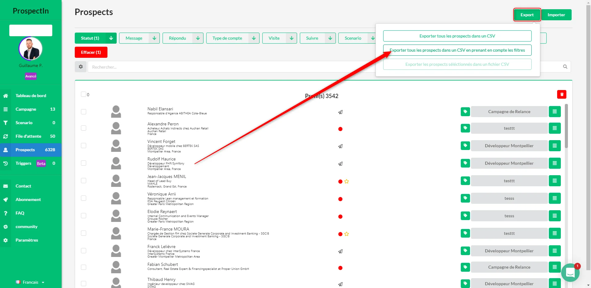 Page web d'un logiciel de gestion des contacts, avec liste de prospects et filtre rouge.