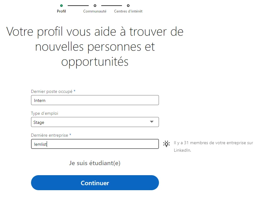 Page de profil LinkedIn en cours d'inscription, champs à remplir pour l'étudiant.