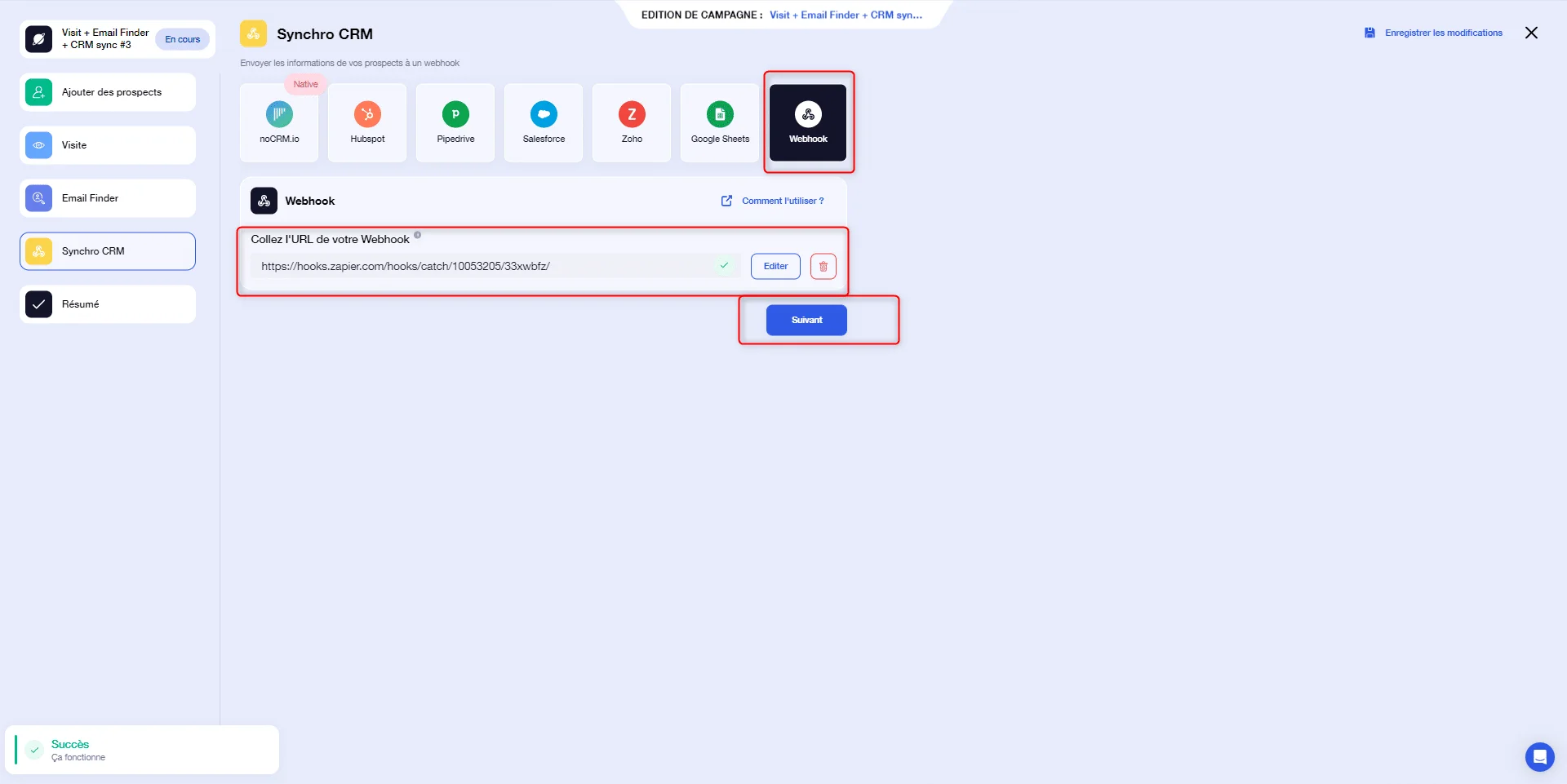 Page web de synchronisation CRM, champ URL entrée, bouton "Synchroniser". Interface utilisateur pour gestion des données client.