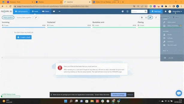 Page web d'un logiciel de gestion de tâches, fenêtre ouverte sur un ordinateur, interface utilisateur claire, texte en anglais visible, icônes et barres de progression.
