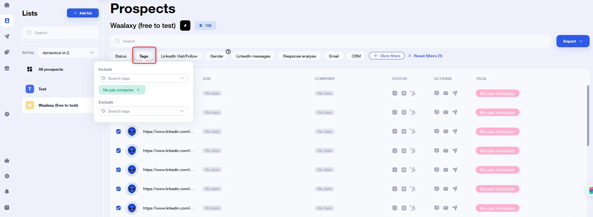 Page web d'organisation de prospects avec des listes, statuts, liens et boutons.